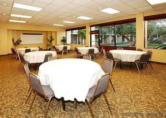 Quality Inn & Suites Downtown Phoenix Restoran fotoğraf
